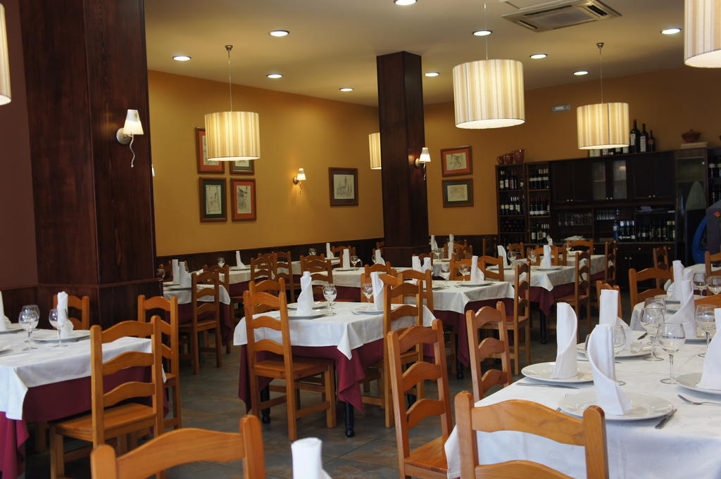 Hostal Restaurante Alarico Allariz Exterior foto